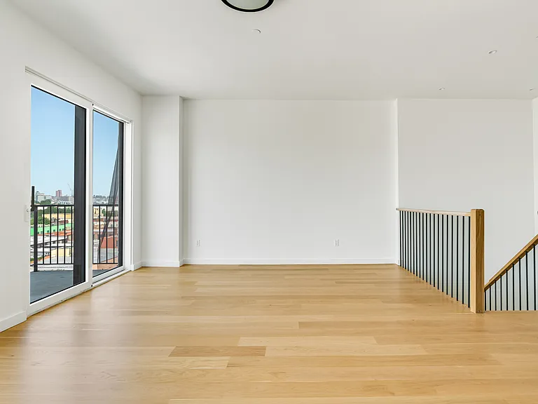 11-14 35th Ave #903 — Photo 7
