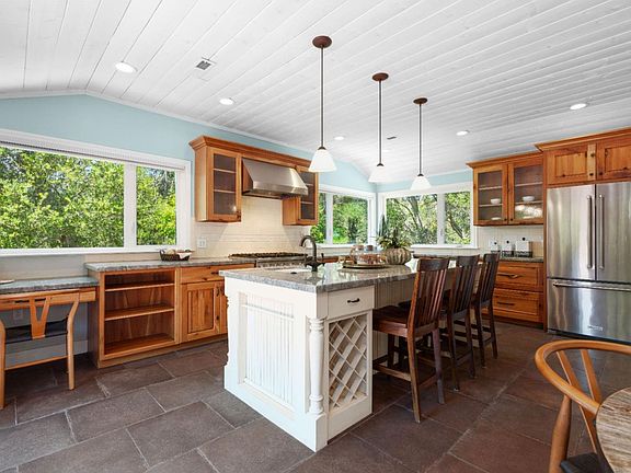 5th image of 800 Sunset Ln