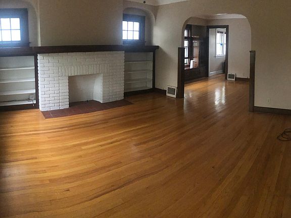 2nd image of 2034 Reveley Ave