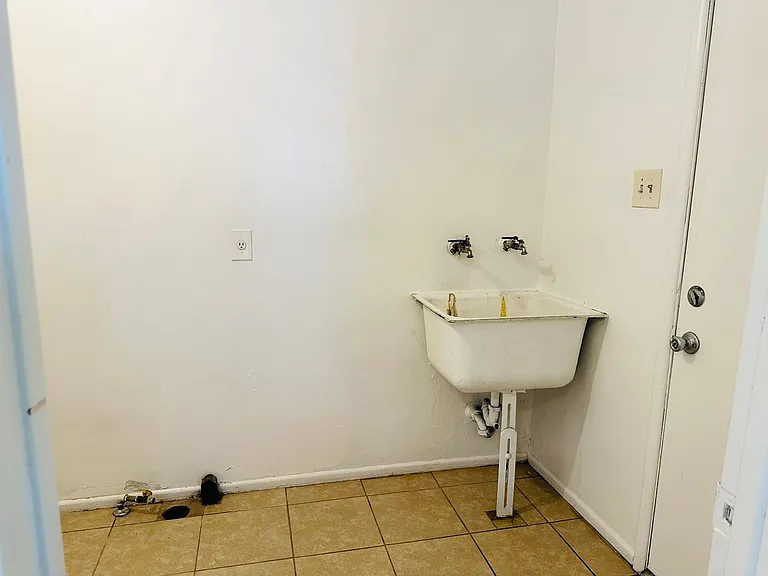 503 W Lugonia Ave — Photo 17