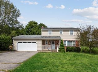 90 Narragansett Ave, Westerly, RI 02891
