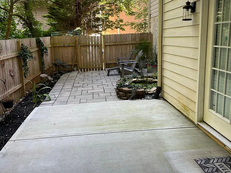 Wynbridge Dr — Photo 3