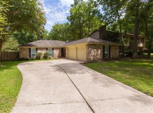 6 Woodlot Ct, Spring, TX 77380