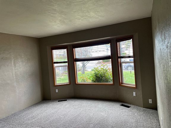 5th image of 2253 Ridge Way