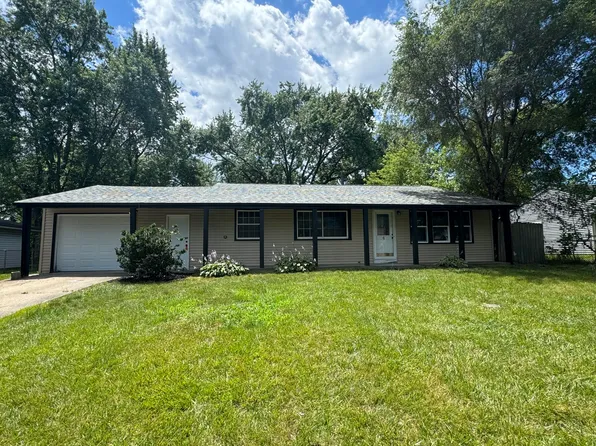 390 Lahonda Dr, Valparaiso, IN 46385