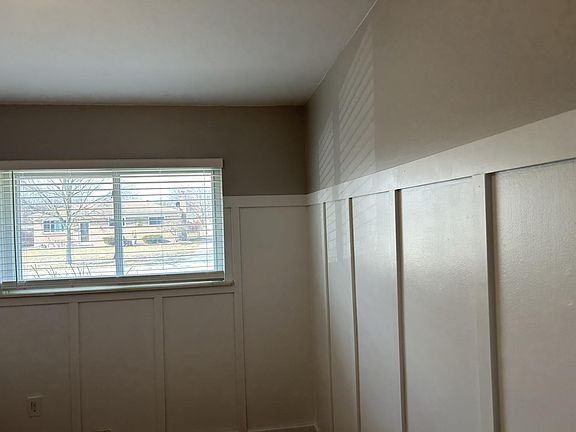 2nd image of 32506 Revere Dr
