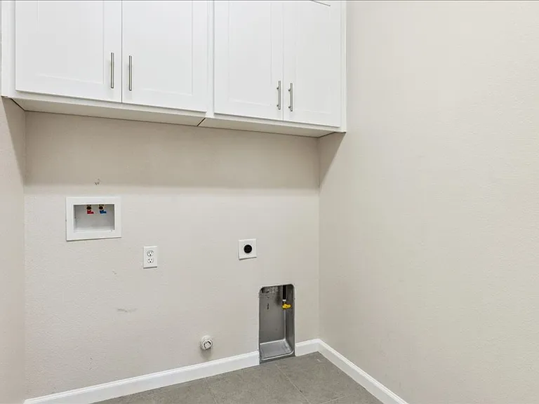 1875 Verrazona Dr — Photo 18
