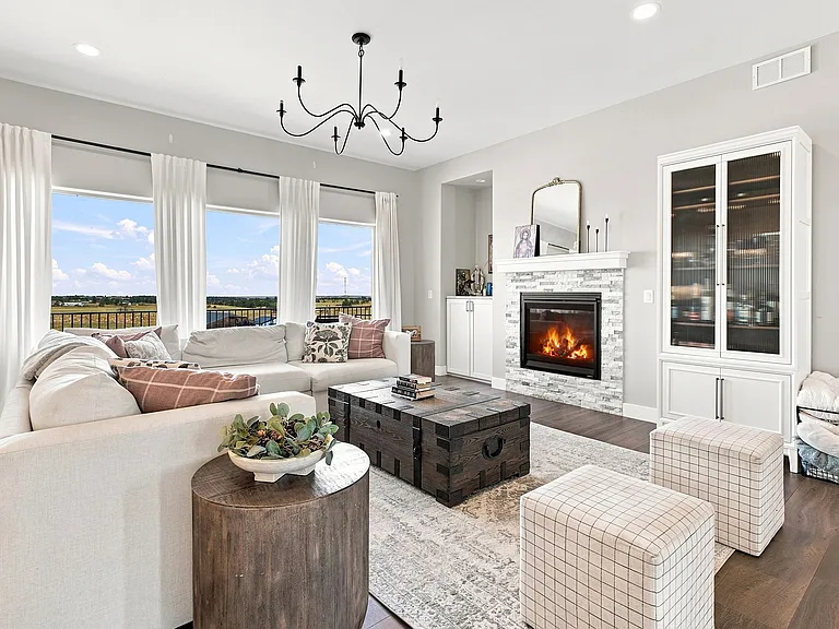1095 Sage Rd — Photo 4
