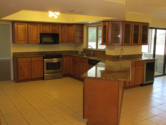 3rd image of 633 Bayshore Dr