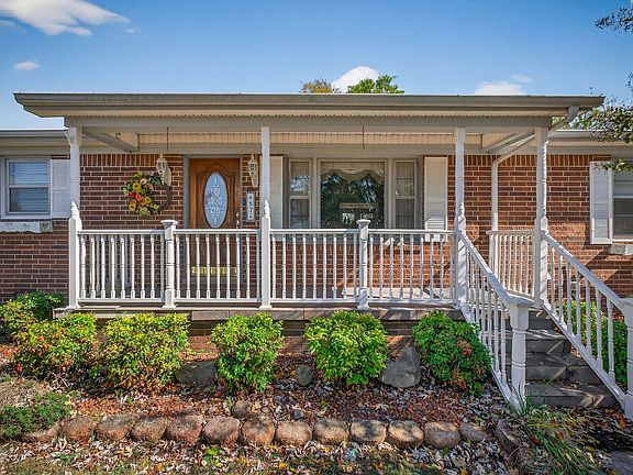 3rd image of 87 Woodlee Ct