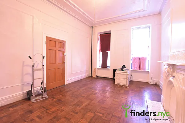 Rented by Clove Realty LLC | media 2