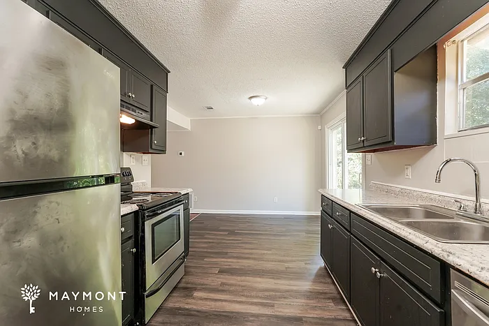 1911 Neptune Dr — Photo 9