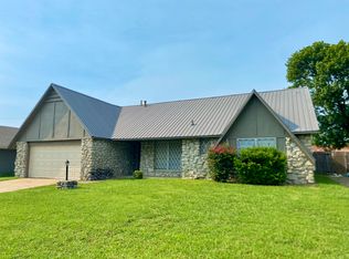 9423 E 39th Pl, Tulsa, OK 74145