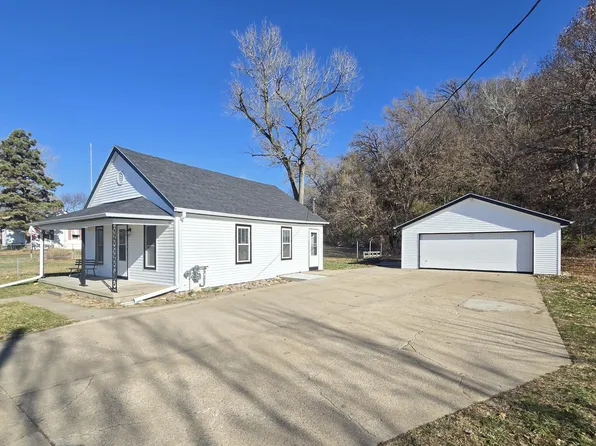 1433 N 8th St, Council Bluffs, IA 51503