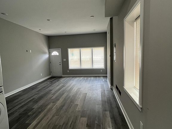 2nd image of 720 W 5th St #1