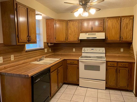 4th image of 836 NW 15th St