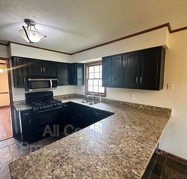 3688 Seton Hall Dr — Photo 6