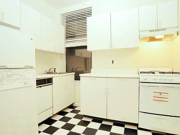 2nd image of 422 E 58th St APT 2C