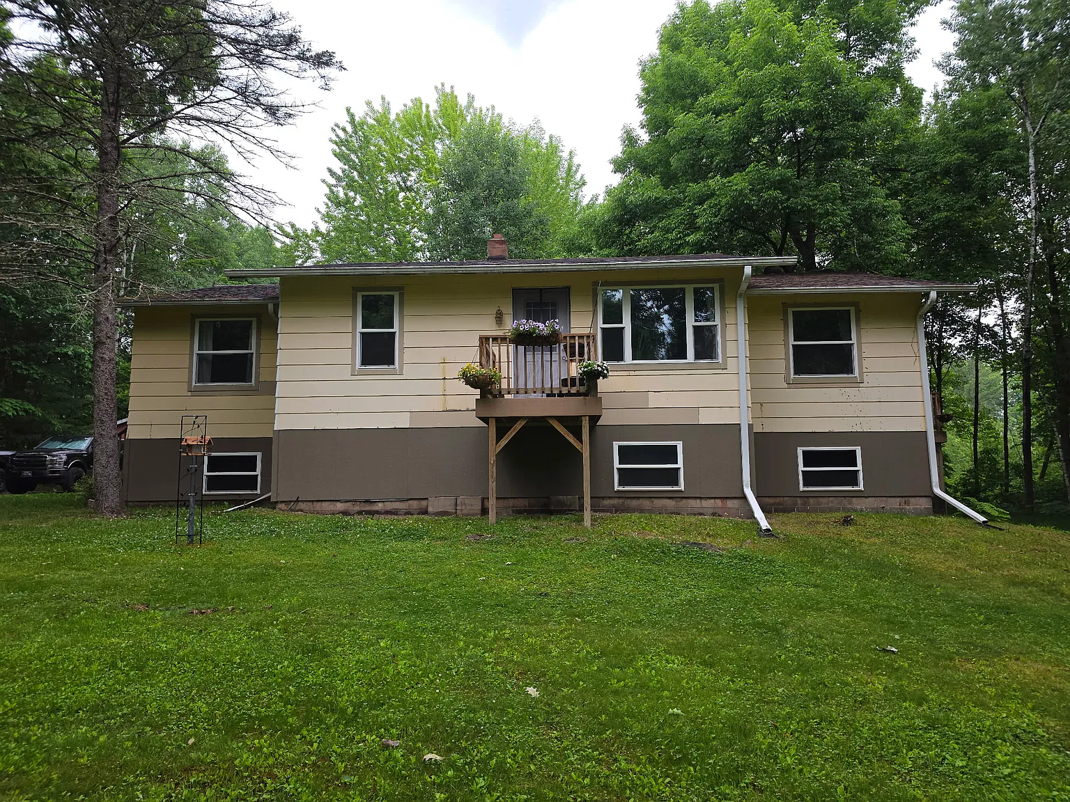 3 bed, 1600 sqft, $1,450 — Photo 1