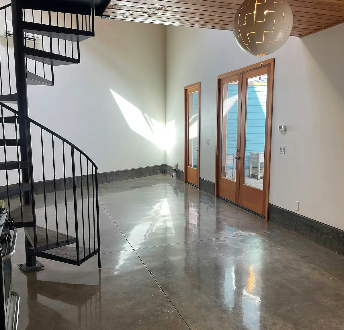 8777 North Lombard Street, Unit 8753 Loft 3 — Photo 4