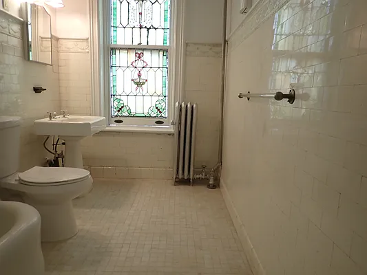 Rented by Hakeem Shahid, LREB | media 9