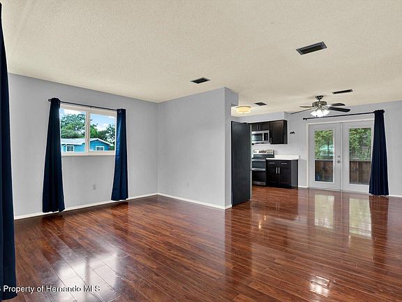 5th image of 4463 Kirkland Ave
