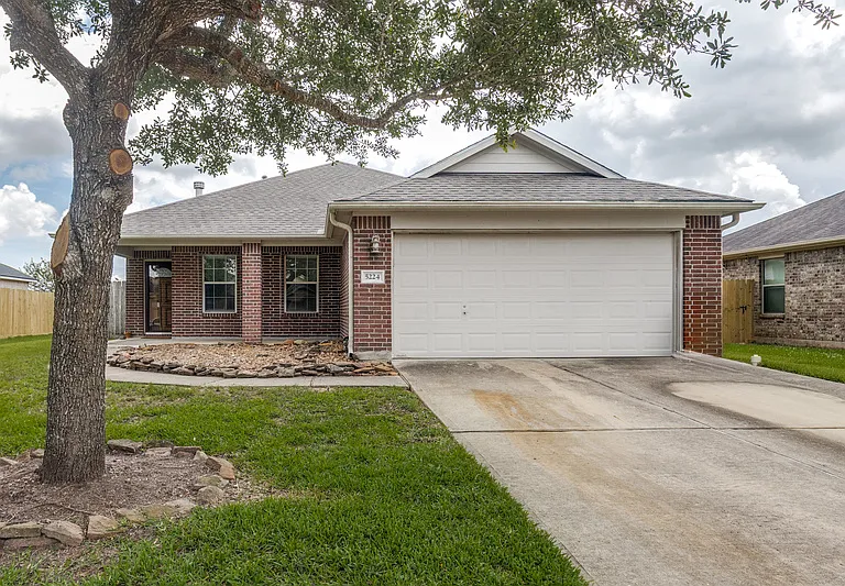 5224 McGrath Dr — Photo 1