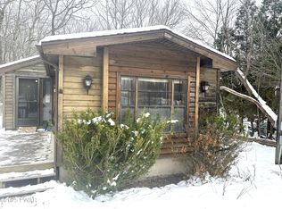 236 Well Rd, Greeley, PA 18425