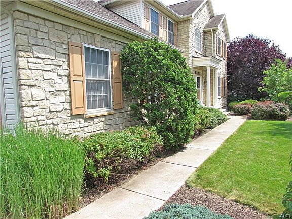 3rd image of 1551 Toursdale Dr