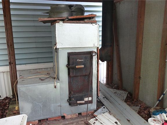 3rd image of 225 W Penn Ln