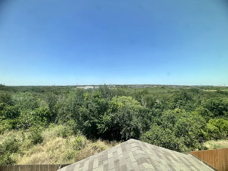 10335 Lynwood Crk — Photo 9
