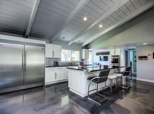 933 E Waltann Ln, Phoenix, AZ 85022