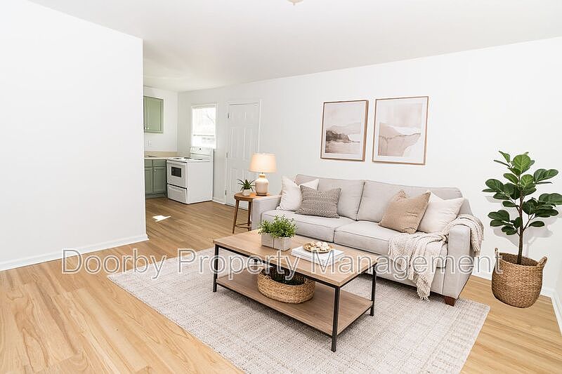 1st image of 850 Arlington Ave #850