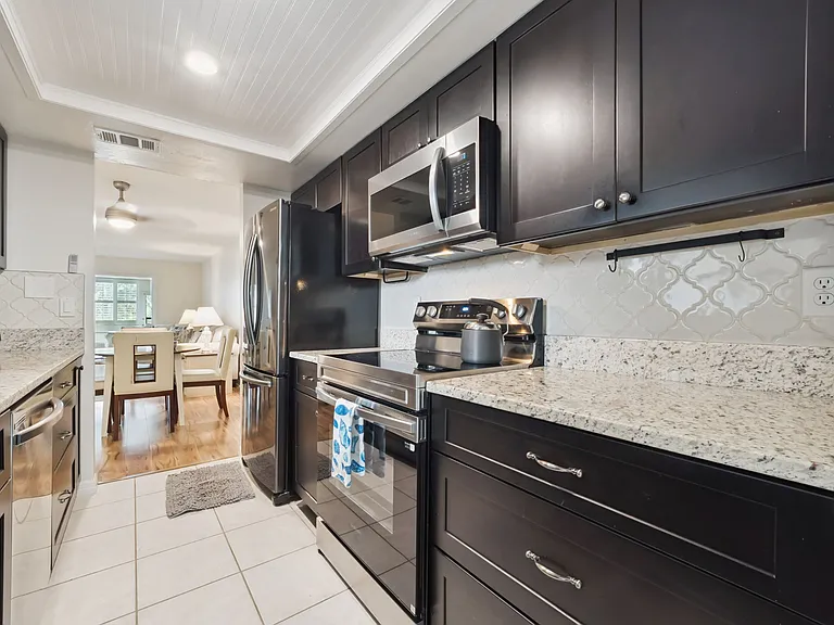 219 E Hartford St #1-6-4A — Photo 10