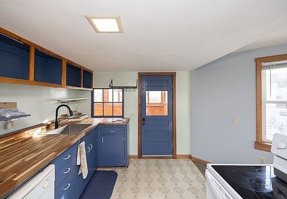 3rd image of 2 Teconnett Path