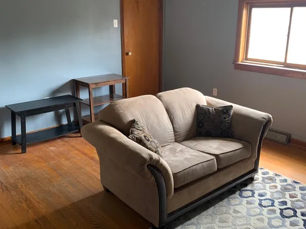 35 Locust Ave, Moundsville, WV 26041