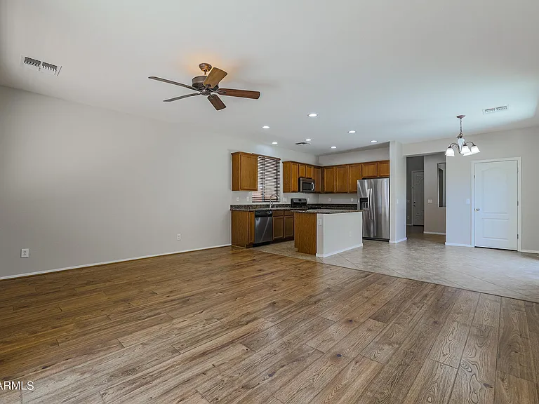 3551 E Tulsa St — Photo 2