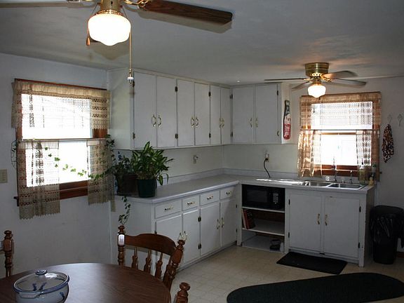 East Ave - kitchen v3