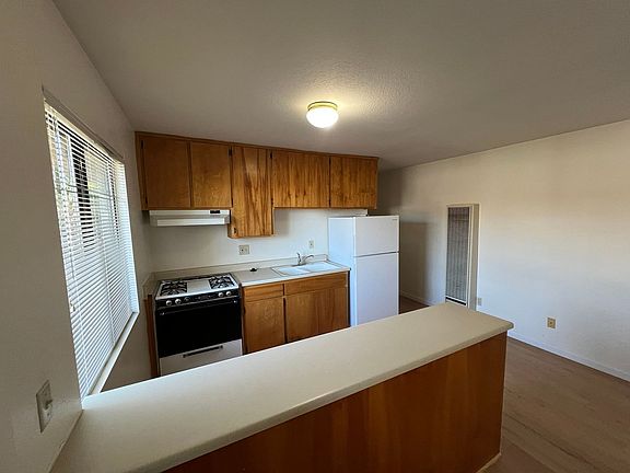 2nd image of 1060 Monterey Ave APT D