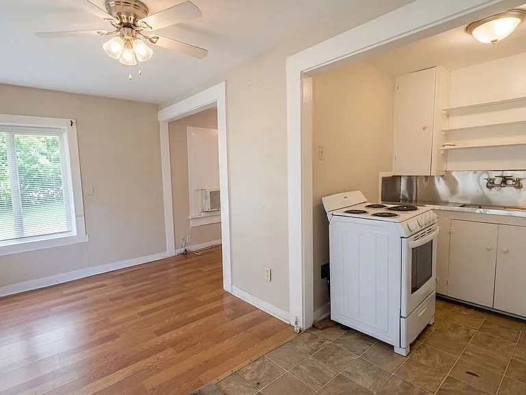 425 Boulevard St — Photo 4