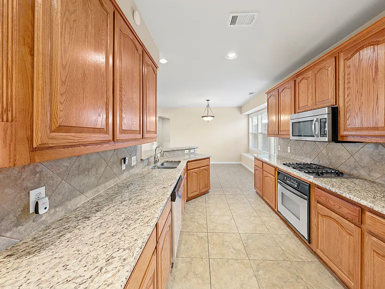 13459 Juneau Dr — Photo 11