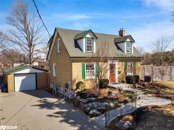 406 Mill St, Kitchener, ON N2M 3R7