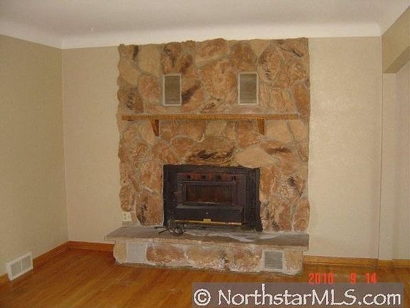 3rd image of 1732 Iowa Ave E