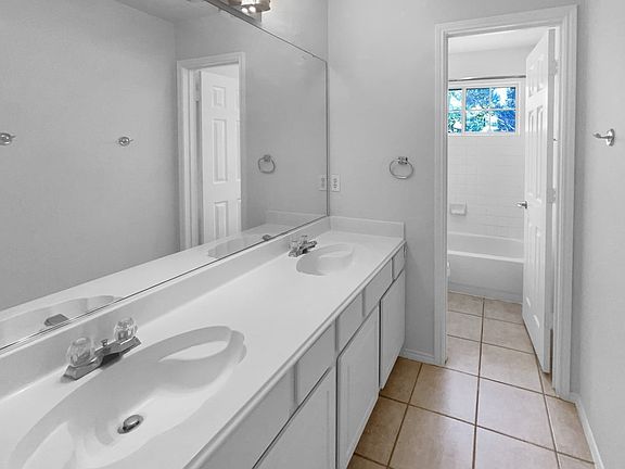 5th image of 1609 Cattail Creek Dr