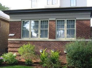 2230 W Carmen Ave, Chicago, IL 60625