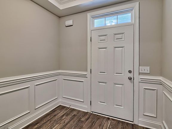 2nd image of 923 Taramore Ln