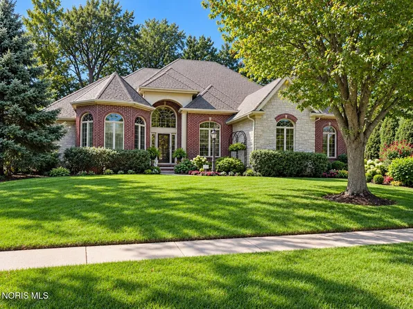 4611 Fairway Ln, Sylvania, OH 43560