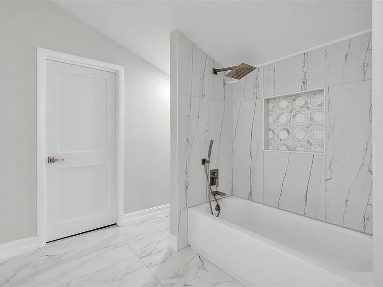 4520 Pine Hollow Dr — Photo 28