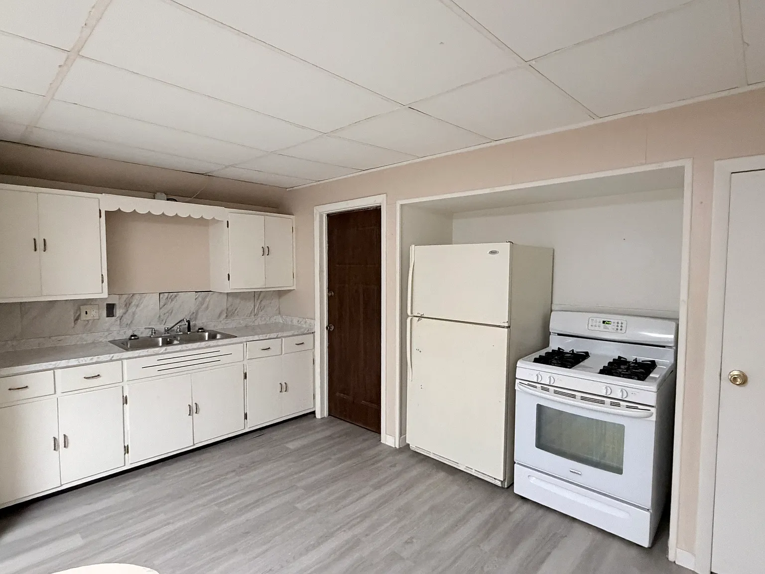 Studio, 400 sqft, $675 — Photo 2