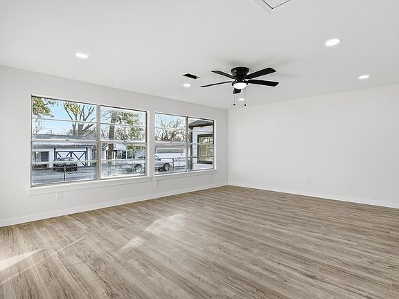 3rd image of 405 Jannie St
